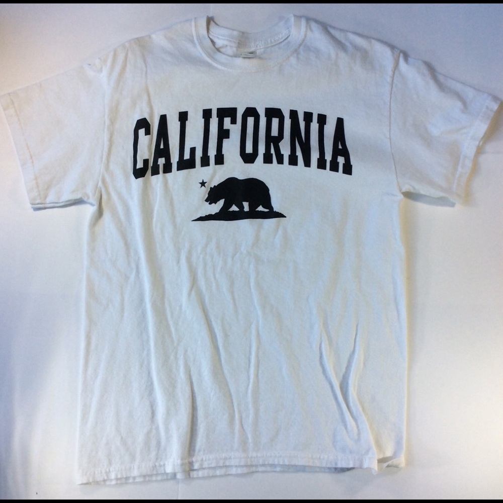 EUC Gildan California Tee